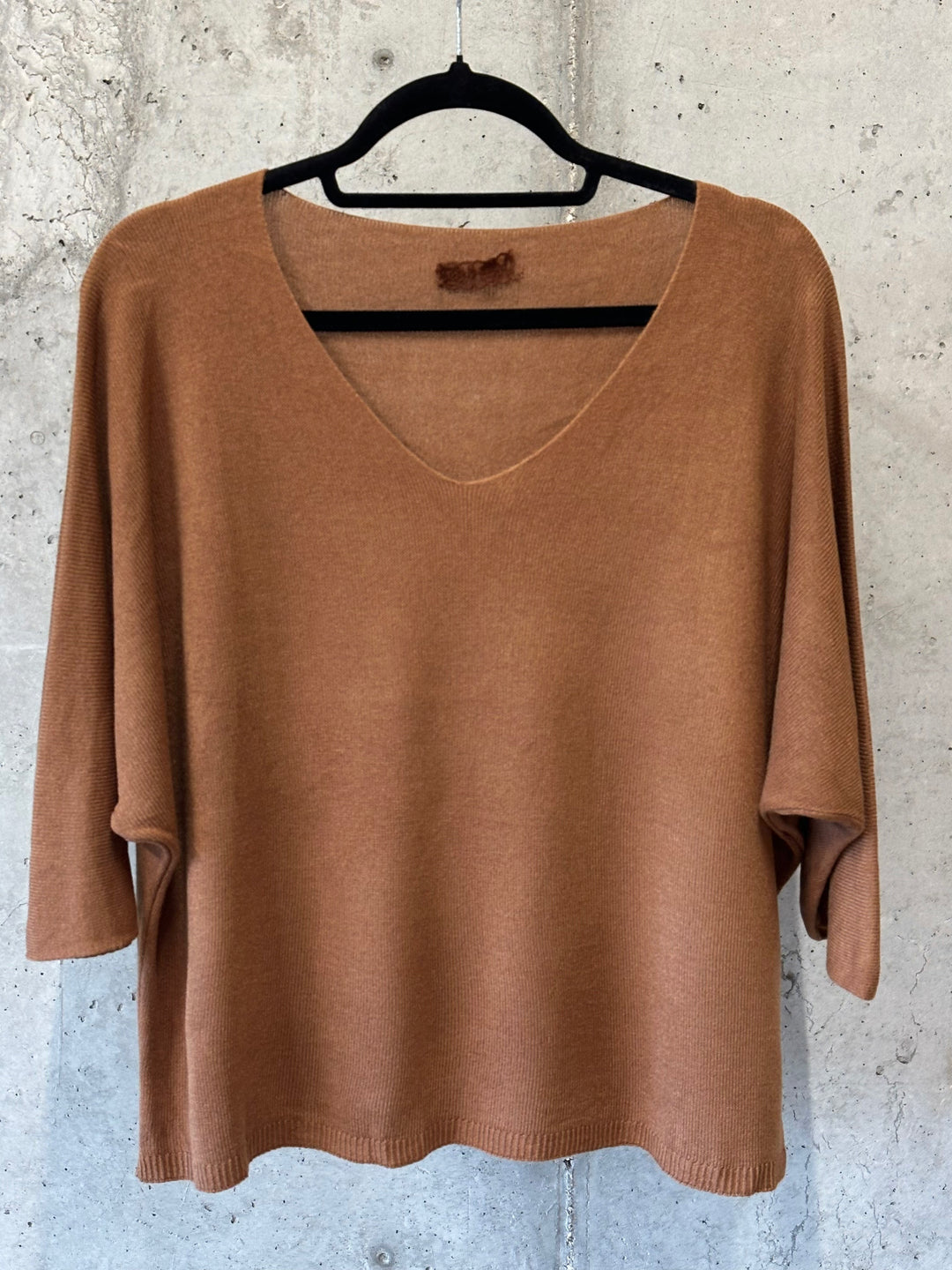 Kurzer Feinstrickpullover mit 3/4-Ärmeln & V-Ausschnitt (36/40) MADE IN 🇮🇹