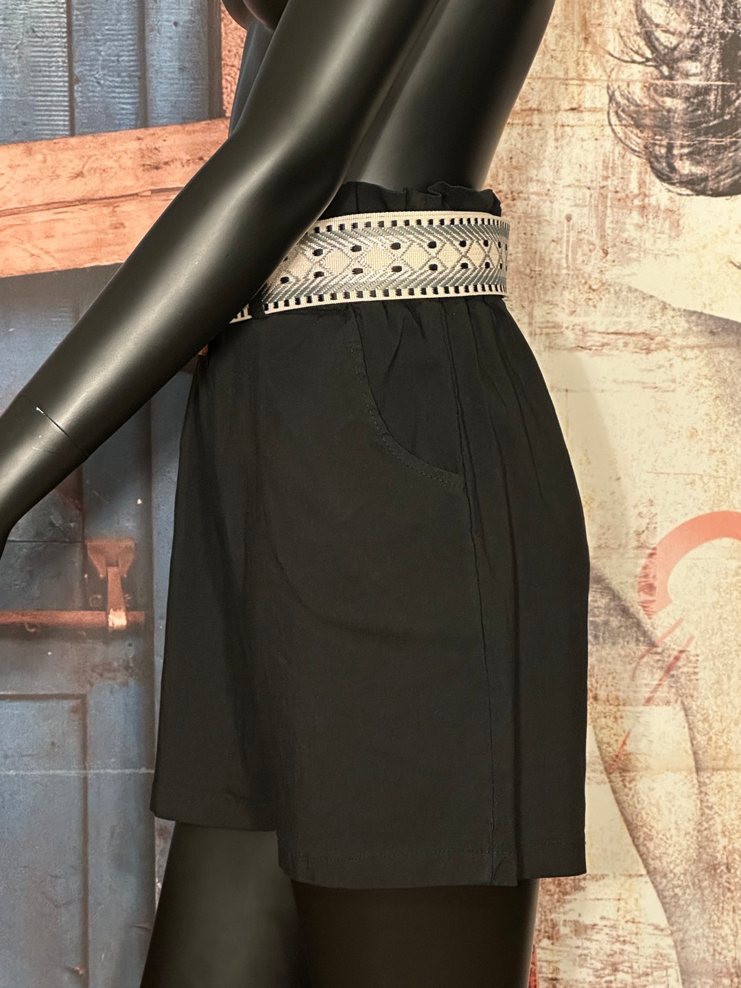 Short taille haute noir