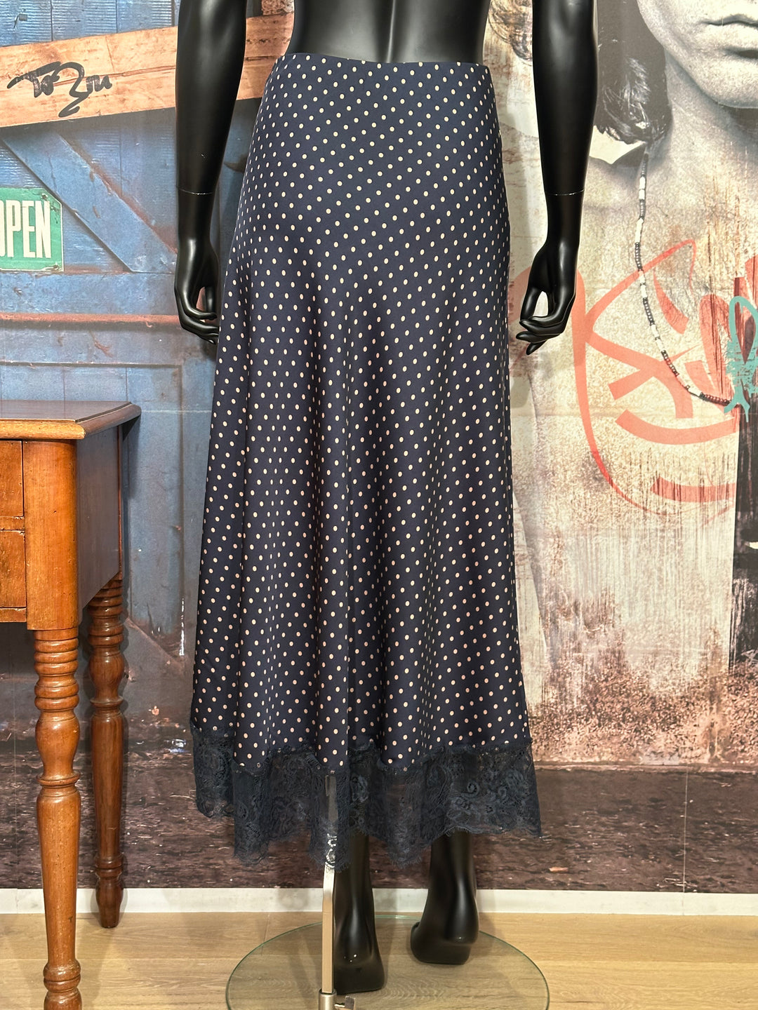Satinrock aus Spitze mit Punkten in Nachtblau & Champagner (34/38) MADE IN 🇮🇹